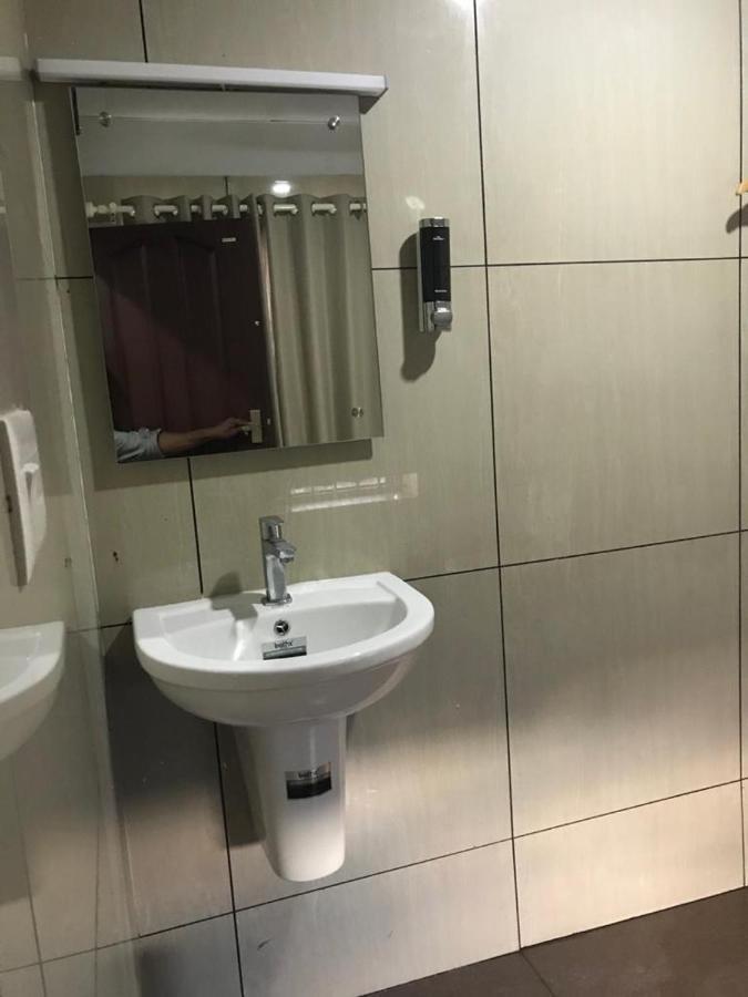 Empire Grande Suites Kochi Exteriör bild